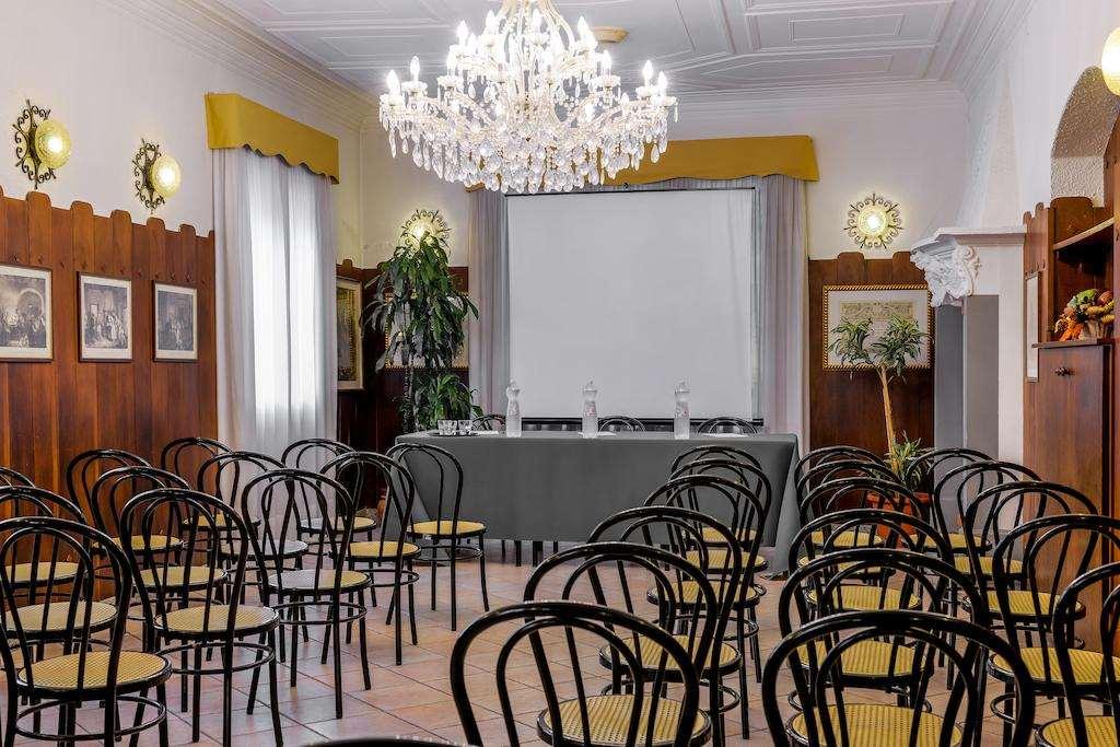 Hotel Don Abbondio Lecco Einrichtungen foto